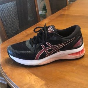 Asics women’s size 8